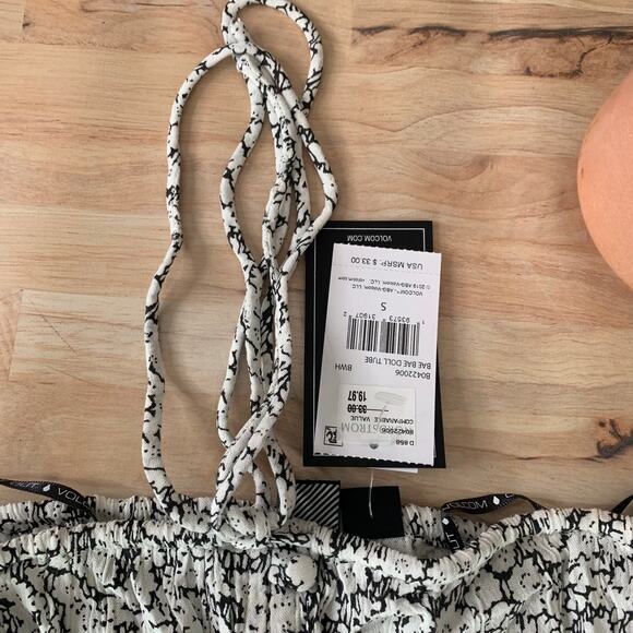 Volcom Bae Bae Doll Tube Top in Black & White - Picture 3 of 10